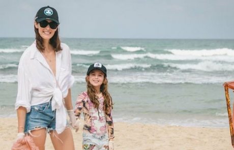 יעל גולדמן-פפר ובתה התנדבו לנקות את חוף פולג